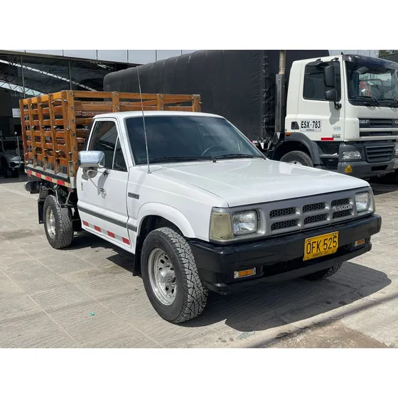 Mazda B2200 2.2 B2200