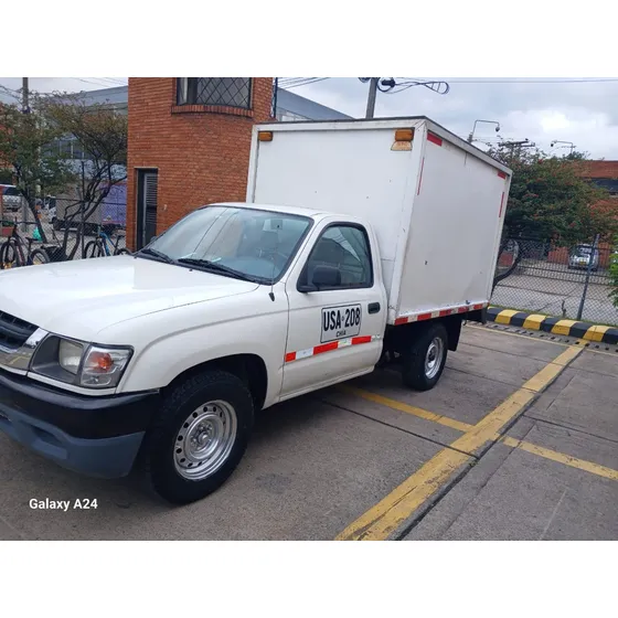 Toyota Hilux 2.4l 4x2