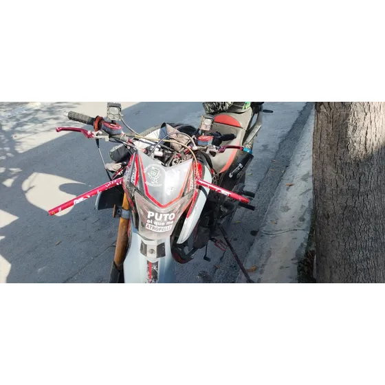 Moto Completamente Modificada