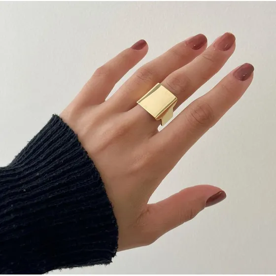 Anel Ajustavel Quadrado Liso Semijoia Banhado A Ouro 18k