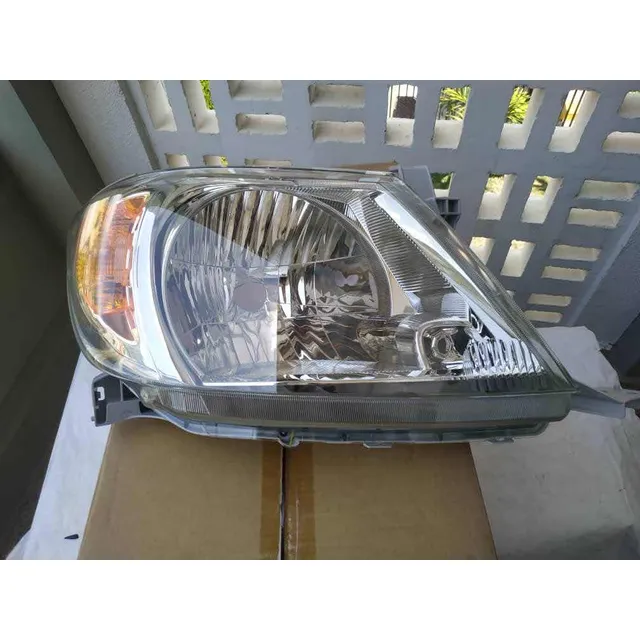 Faro Derecho Hilux 06-08 Original 