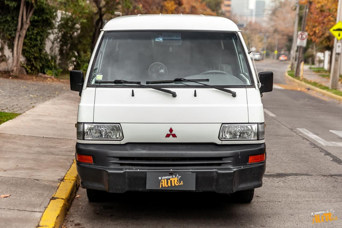 Mitsubishi L300 2.4 2013