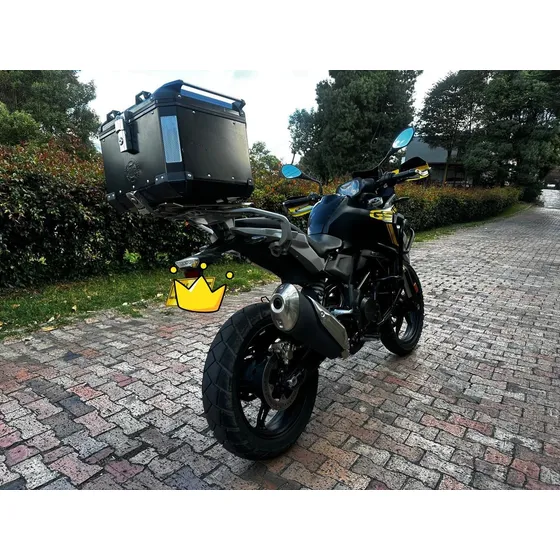 Moto Buen Estado Con Accesorios Originales