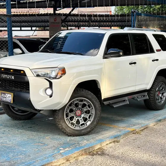 Toyota 4runner 2018 4.0 Sr5 Fl Accesorizada