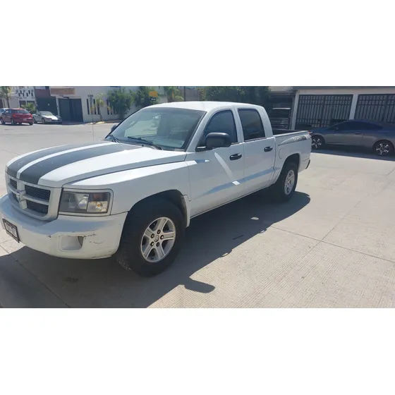Dodge Dakota Slt Crew Cab 4x2 At