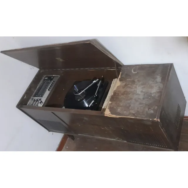 Tocadiscos Antiguo Grundig Y Radio Fm/am