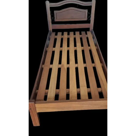 Cama Solteiro Estilo Colonial Semi-nova Em Ótimo Estado
