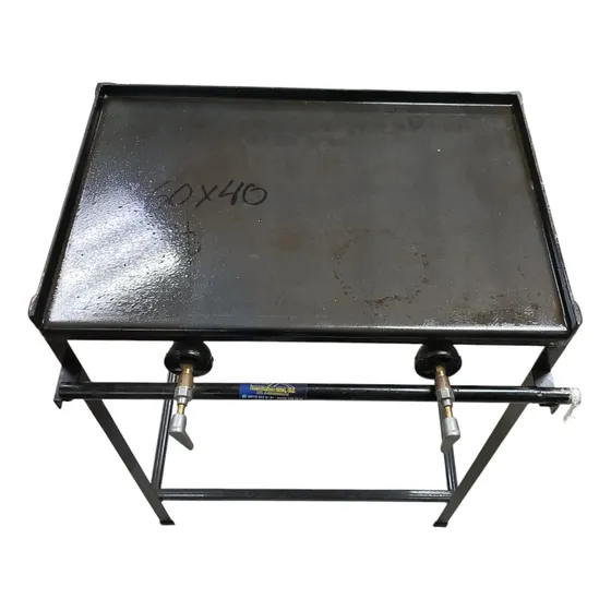 Plancha 60x40 En Hierro Negro A Gas Esquelética De Pedestal