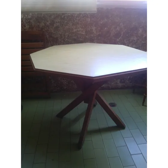 Mesa De Madera Octagonal Usada 