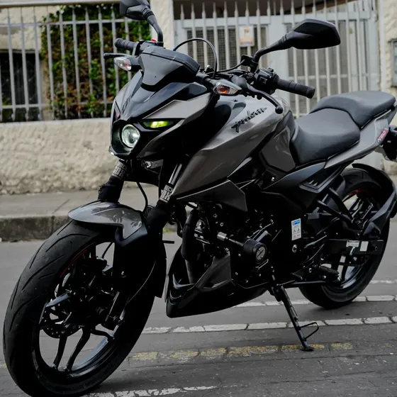 Bajaj Pulsar N160 Carburada 2026