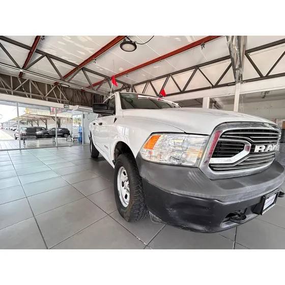 Ram 1500 3.3 V6 Xl Crew Cab 4x4 At