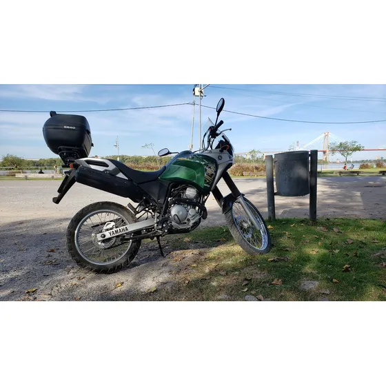 Yamaha Tenere 250. Nueva. La Vendo Con Traje Y Cascos