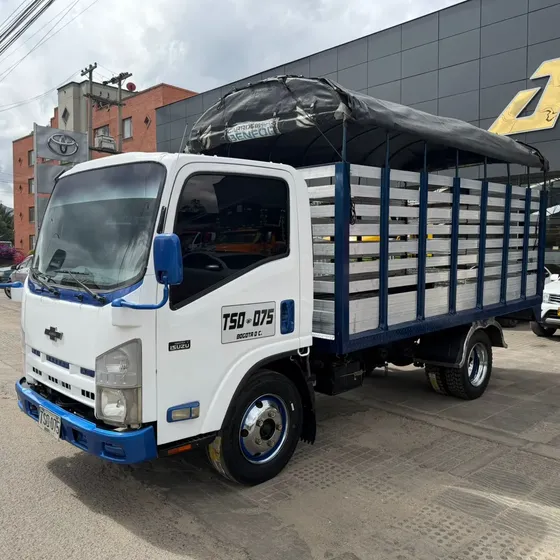 Chevrolet , Nkr 2013