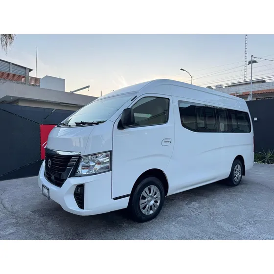 Nissan Urvan 2.5 15 Pas Amplia Aa Mt
