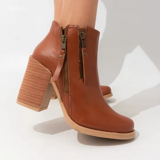 Botas De Mujer Cuero Ecológico Taco Alto Gala Bakanas Shoes