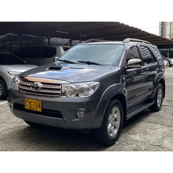 Toyota Fortuner 3.0 Sr5