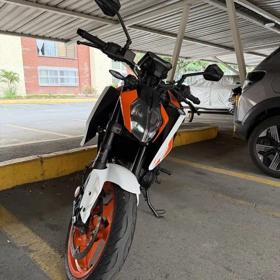 Ktm Duke 250 2025 - Como Nueva - 9974 Km - Excelente Estado