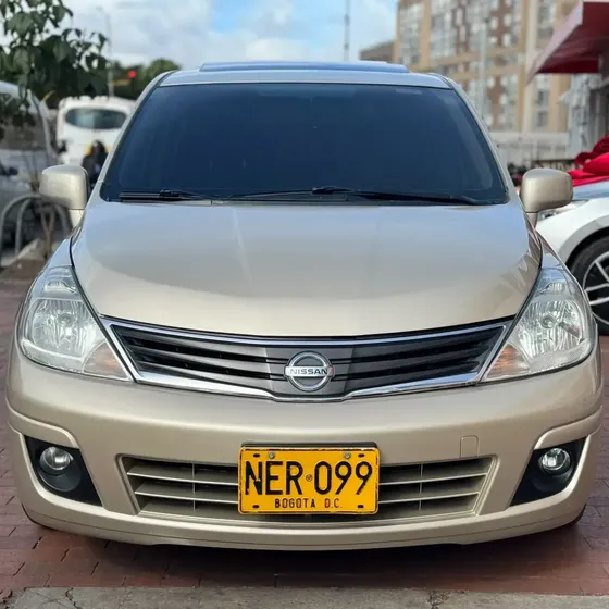 Nissan Tiida 2013 1.8 Visia 5 P