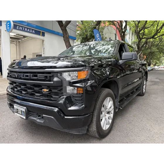 Chevrolet Silverado 2024 5.3 V8 Custom Doble Cabina 4x4 At
