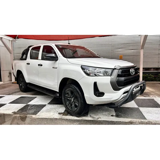 Toyota Hilux 2.7 Sr Doble Cabina Mt