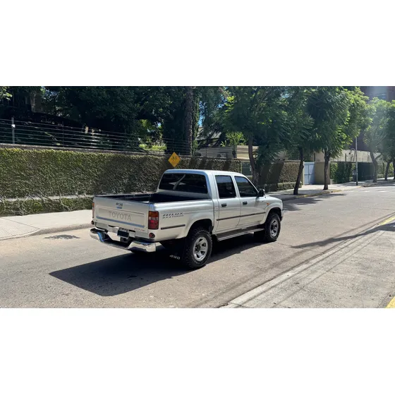 Toyota Hilux 3.0 D/cab 4x4 Srv