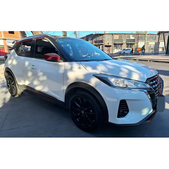 Nissan Kicks Xplay Cvt