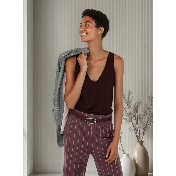 Blusa Color Uva Sin Mangas Escote V Express