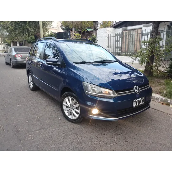 Volkswagen Suran 1.6 Highline 101cv