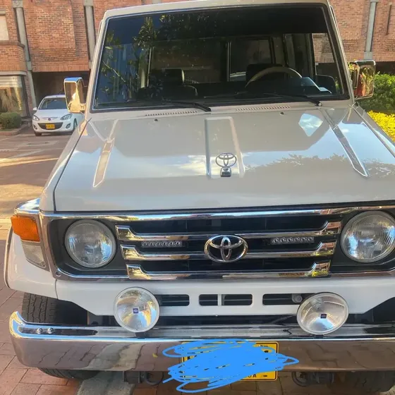 Toyota Land Cruiser 1987 4.0 Fj70