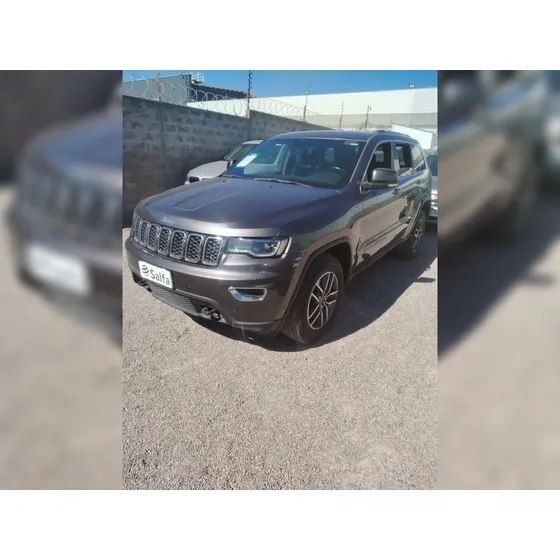 Jeep Grand Cherokee 3.6 Laredo 4x2 At 5p