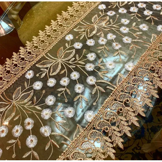 Caminho De Mesa Bordado Guipir 40 X 83cm Trilho Renda Croche