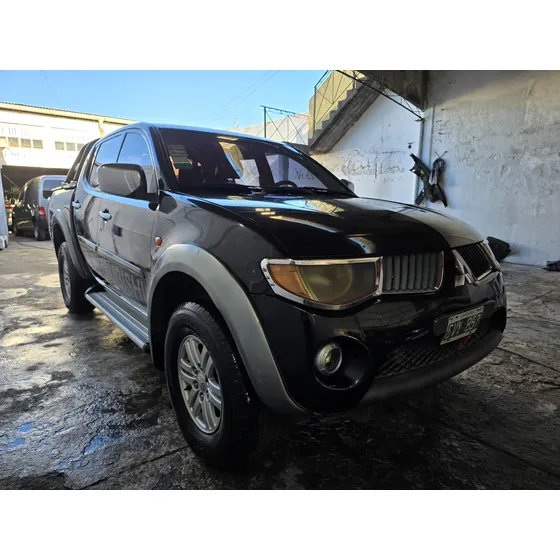 Mitsubishi L200 2.5 Did Cab Doble At 4x4