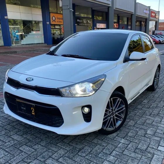 Kia Rio 2021 1.4 Vibrant Hb At