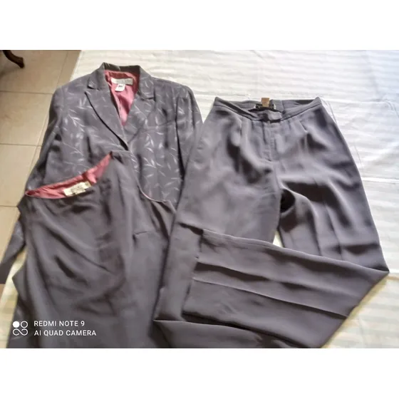 Chaqueta, Pantalón Y Blusita, Usados, Conjunto Color Gris 