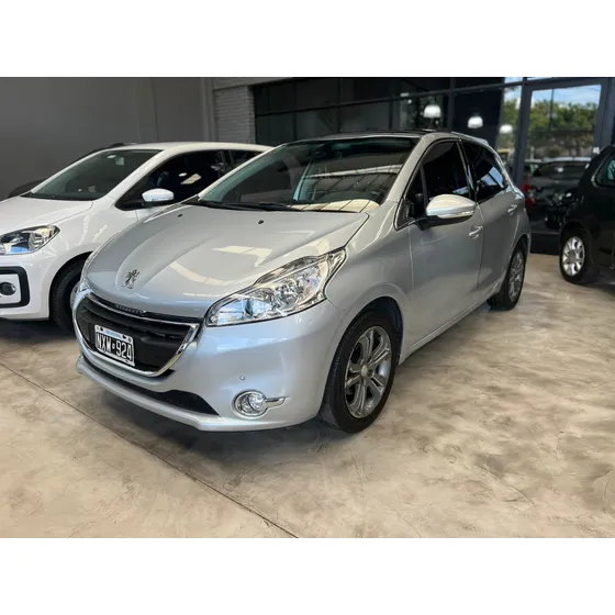 Peugeot 208 1.6 Feline
