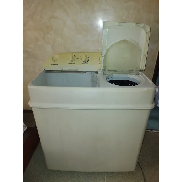 Lavadora Daewoo 4 Kilos Con Pequeño Detalle, Funcionando