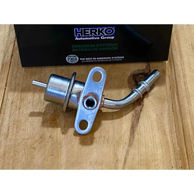 Regulador Presión Gasolina Fortuner Hilux 4runner Fj Herko