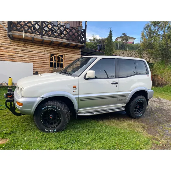 Nissan Terrano 2.4 Ii