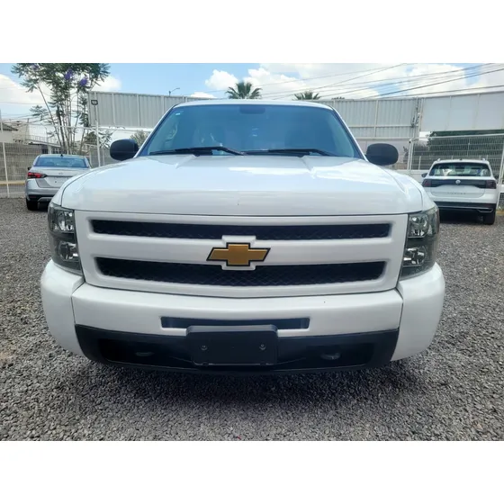 Chevrolet Silverado 5.3 2500 Reg Cab Ls 4x2 Mt