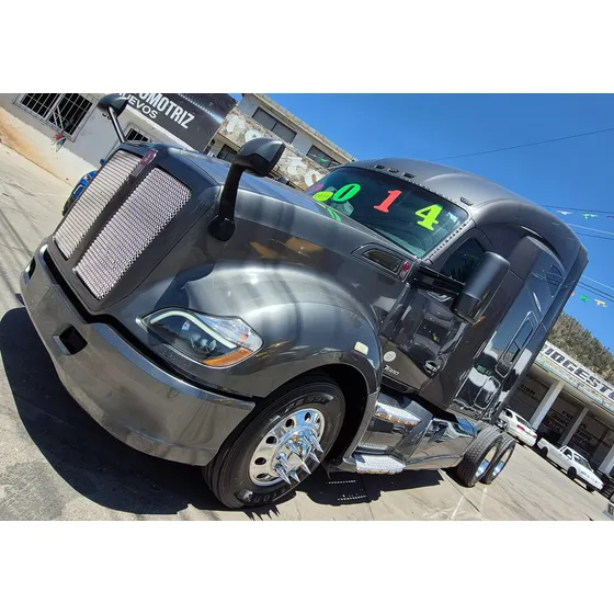 Kenworth T680 Cummins  13 Vel 2014