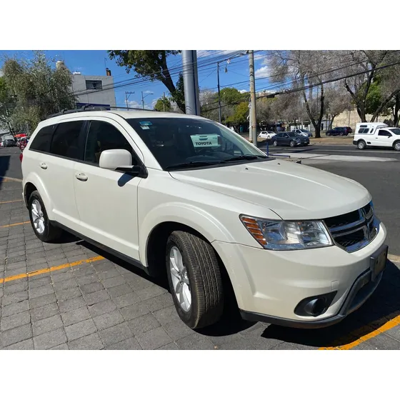 Dodge Journey 2.4 Sxt Plus 5 Pasajeros At