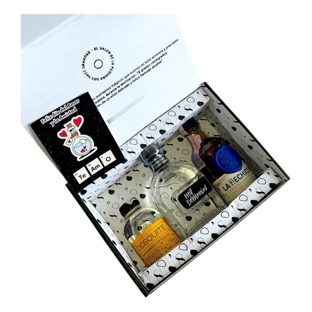 Cajas Con Mini Botellas De Licores Colombianos