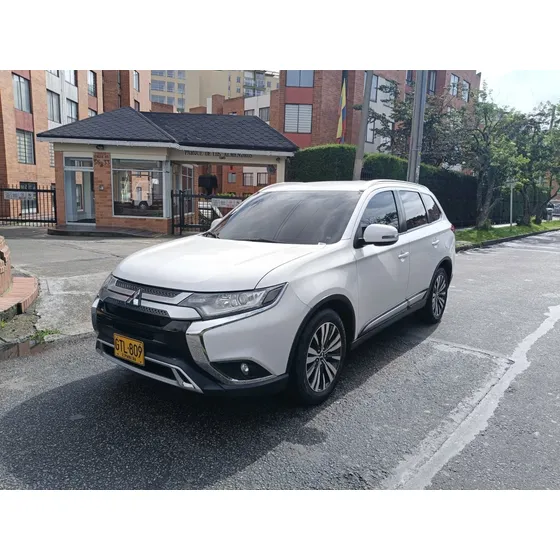 Mitsubishi Outlander Kaiteki 2.4 Full 4x4 At 7 Psj