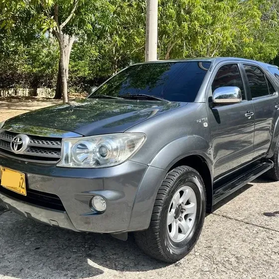 Toyota Fortuner 2011 2.7l 4x4