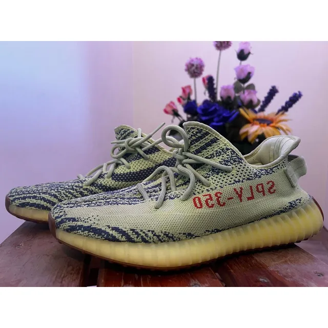 Yeezy 350 V2 Semi Frozen Yellow 100% Originales (usados)