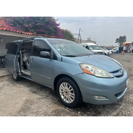 Toyota Sienna 3.5 Ce At