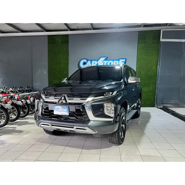 Mitsubishi Montero .