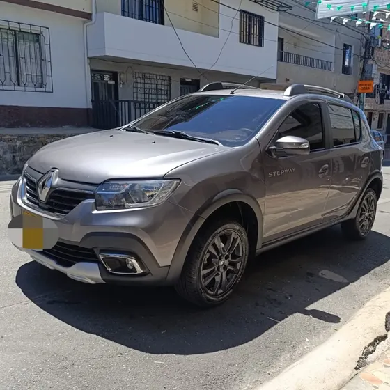 Renault Stepway 2022 1.6 Expression / Zen