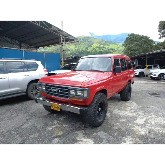Toyota Land Cruiser Fj60 M82  Acepto Vencanbio  Restaurado