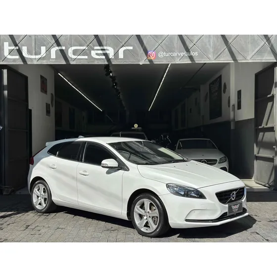 Volvo V40 2.0 T4 Kinetic Gasolina 4p Automático